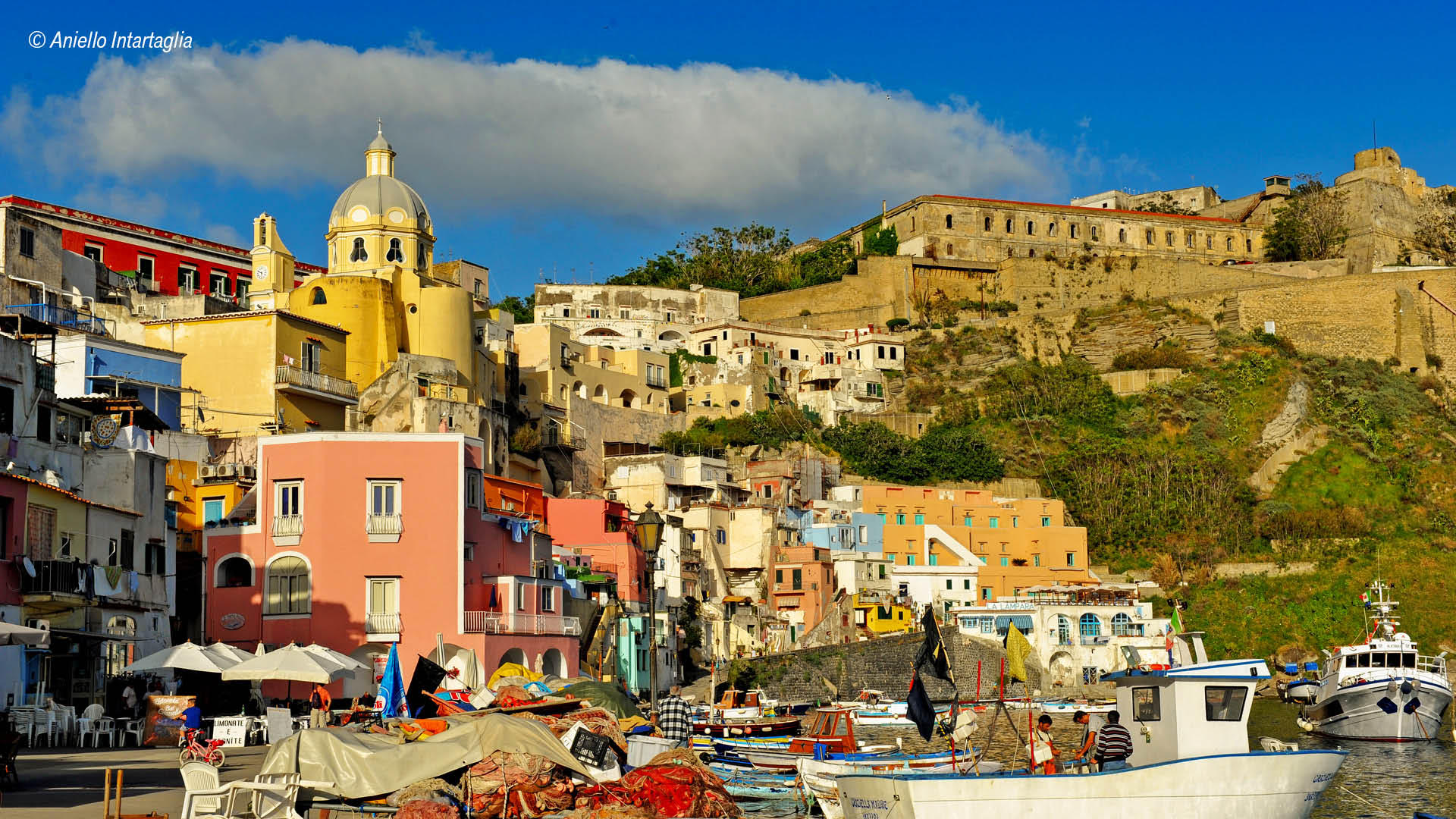 A Procida torna la Sagra del Mare con l’elezione della Graziella e i concerti di The Kolors e Joe Barbieri