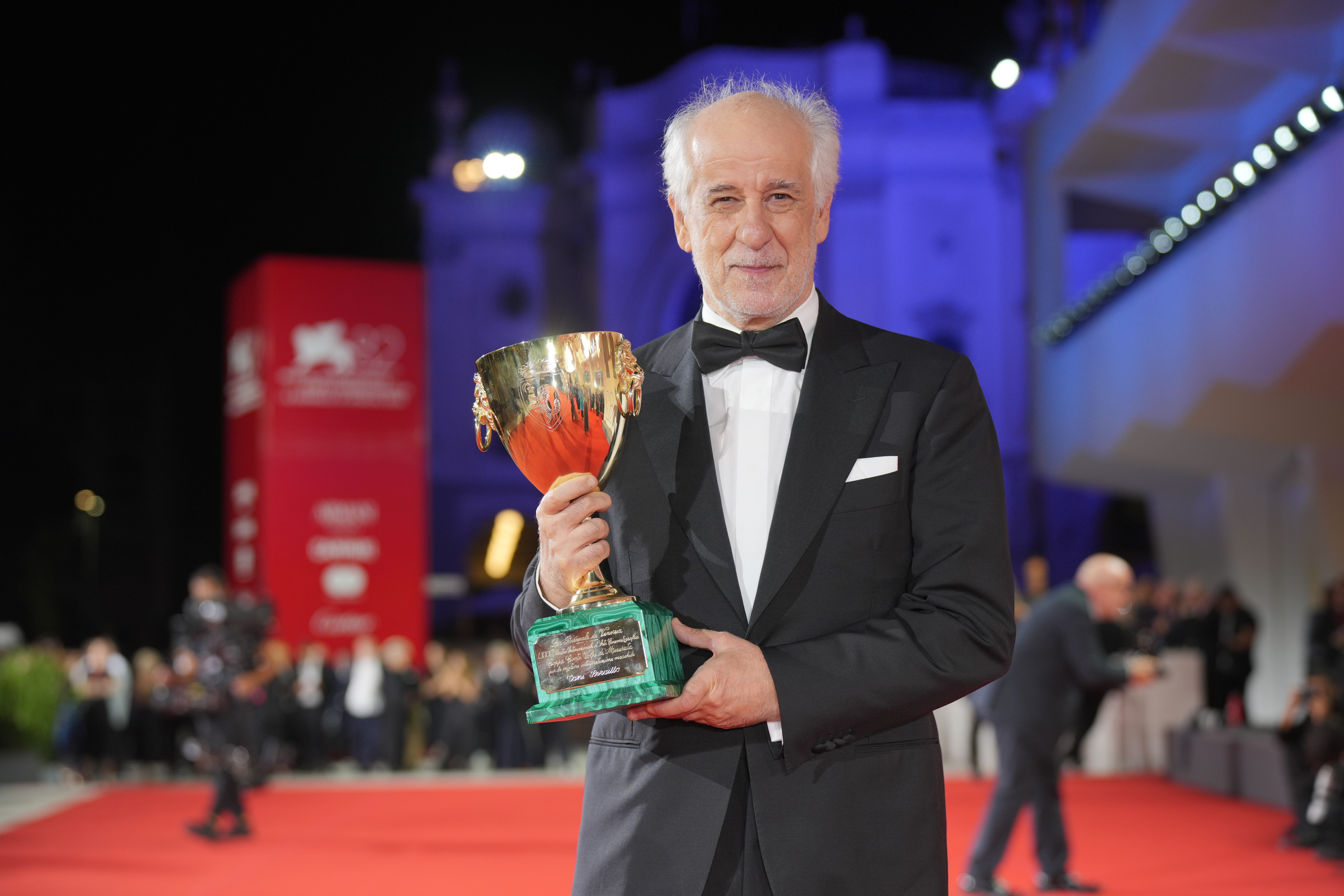 Toni Servillo vince la Coppa Volpi a Venezia per “La grazia” di Paolo Sorrentino