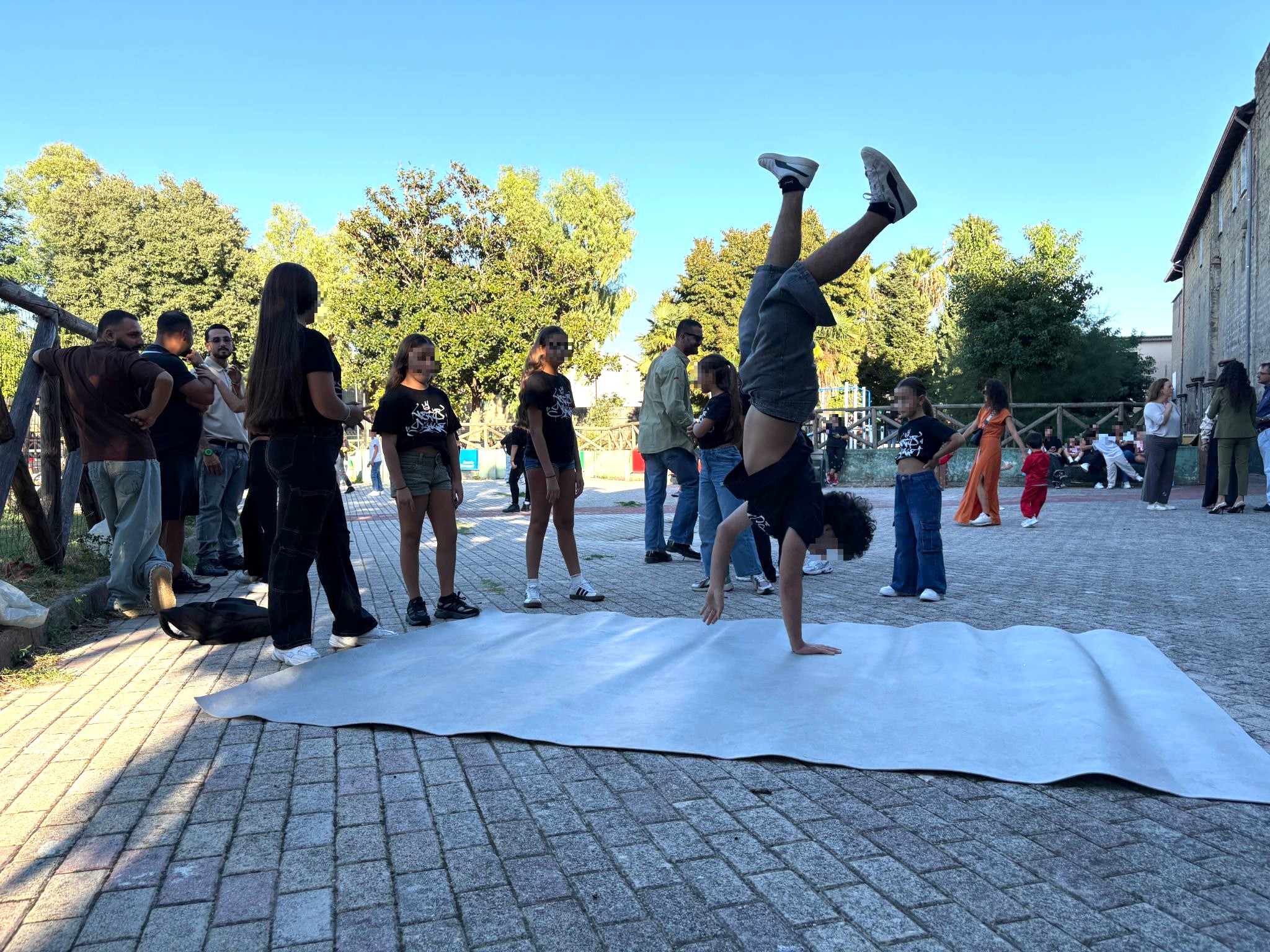 Napoli Nord cresce con la Cultura: laboratori gratuiti di street art, break dance, web radio e ceramica